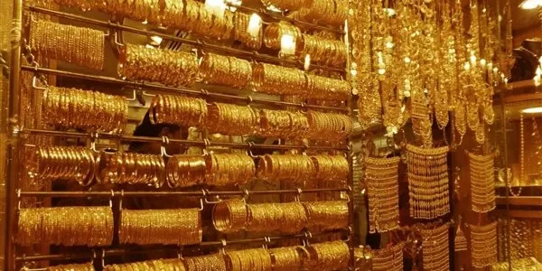 «أسعار الذهب» تتألق في جلسة المساء اليوم الخميس: عيار 21 بدون تكلفة صياغة!