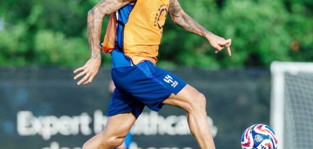 الهلال يواجه المتصدر في قمة مثيرة بالدوري السعودي