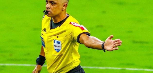 جزار البطاقات يهدد ثلاثي الهلال قبل المواجهة المرتقبة