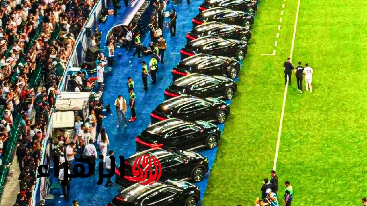 رئيس أوزبكستان يكافئ لاعبيه بـ30 سيارة فخمة بعد التأهل التاريخي.. والسعودية والإمارات تردان!