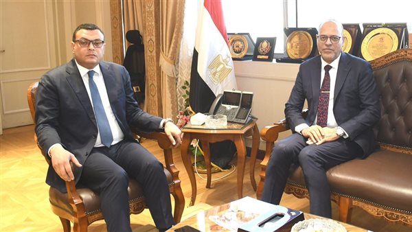 وزير الإسكان والعمل يعقدان اجتماعًا لتعزيز التعاون في تدريب العمالة